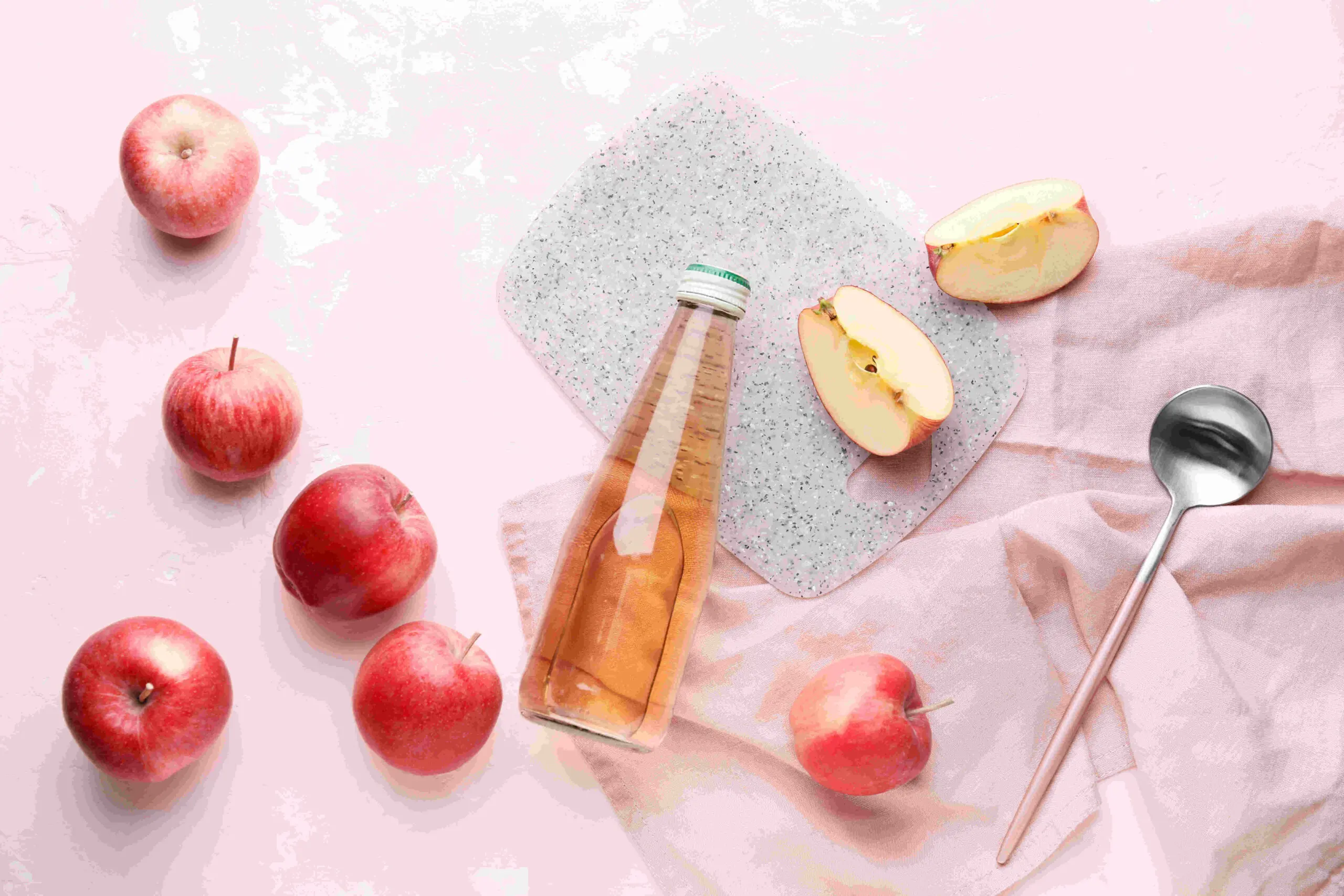 Apfelessig: Wie gesund ist er und nimmt man damit ab?